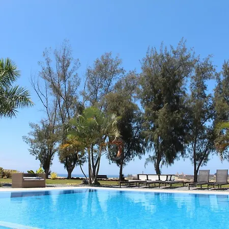 El Parque Rey Carlos Aparthotel